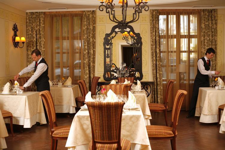Leopolis Hotel Restaurant photo